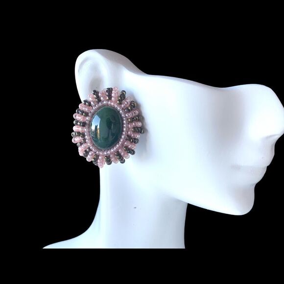 Vtg natural green cab with pink and ab green glass beads round pierced earrings - Picture 10 of 13